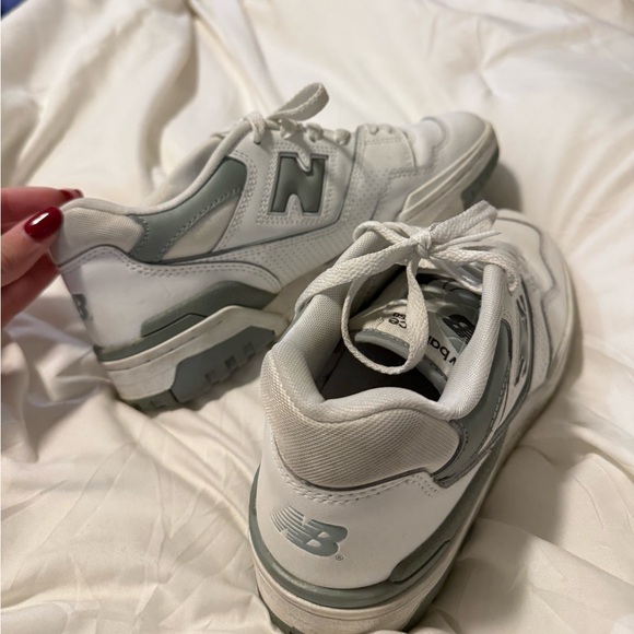 Women new balance shoe - Picture 2 of 2